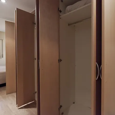 Apartaments Travessera-Parc Gueell