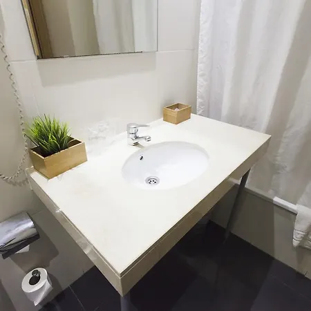 Apartaments Travessera-Parc Gueell