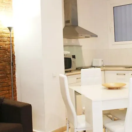 Apartaments Travessera-Parc Gueell